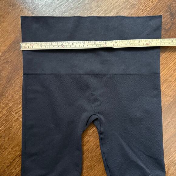 Spanx High Rise Seamless Leggings Black Casual Minimalist Athleisure Sz Large - Picture 4 of 8